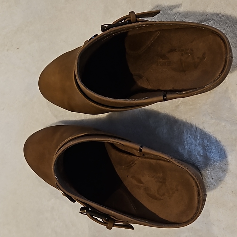 Clogs - Picture 3 of 3